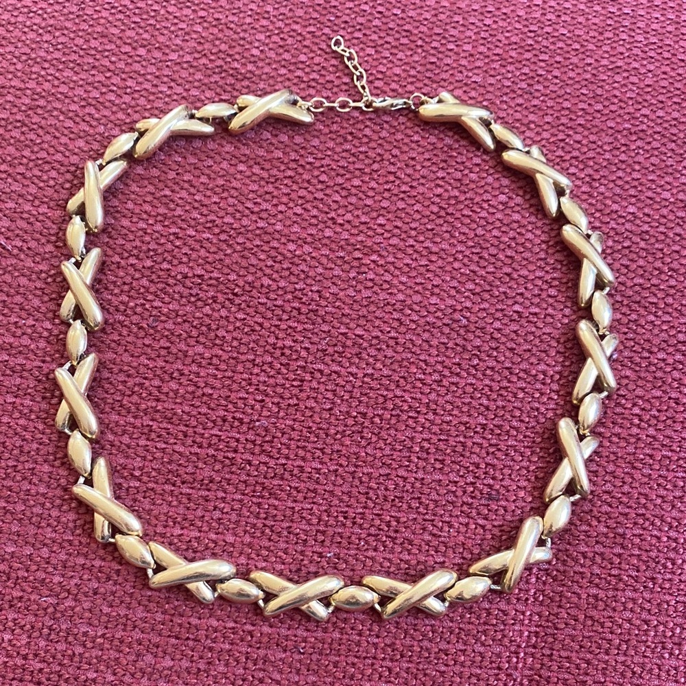 Vintage Anne Klein Gold-Tone X-Link short Necklace